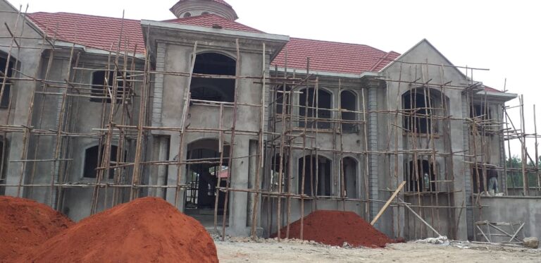 📌 Location: Karen